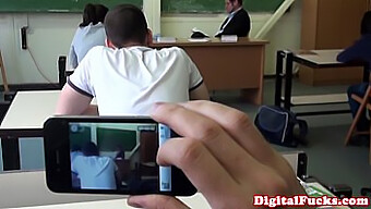 La Rubia De Tetas Pequeñas Taissia Shanti Recibe Sexo Oral En La Escuela