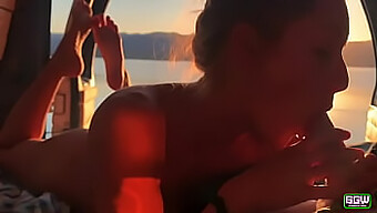 Pareja Amateur Disfruta Del Sexo Oral Al Aire Libre Y La Garganta Profunda En Un Nuevo Campervan