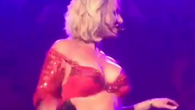 Britney's solo self-pleasure session v červenci 2017