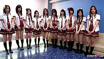 ปาร์ตี้สวิงกิ้ง Jav สุดเสียวกับสาว 10 คนและผู้ชายหลายคน