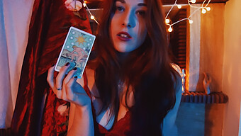 Französisches Tarot-Kartenspiel Mit Sinnlichem Asmr-Handjob