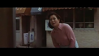 ดอกไม้และงู (1974): ความอัปยศอดสู Bdsm