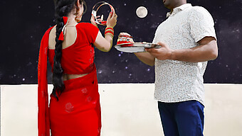 Priya의 첫 번째 Karva Chauth 축하 행사에는 뜨거운 야외 펠라치오가 포함되어 있습니다