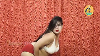 نوجوان داغ (18+) در رابطه جنسی گروهی با دانش آموزان