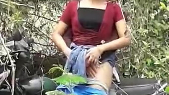 Điểm Dừng Chân Ngắn Của Bà Mẹ Dâm Đãng Để Được Blowjob Nóng Bỏng Và Đụ Lồn