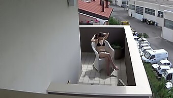 Teen Italiana Pillada En Masturbación Pov