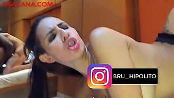 Pasangan amatir menikmati seks kasar dengan wanita kulit hitam