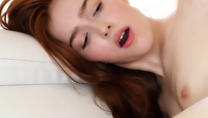 Jia Lissa, a hibátlan vörös hajú, örömet él át