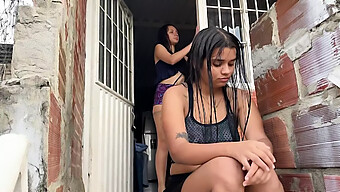 Eu E Minha Meia-Irmã Venezuelana Nos Entregamos A Sexo Áspero Enquanto Nossos Pais Estão Fora